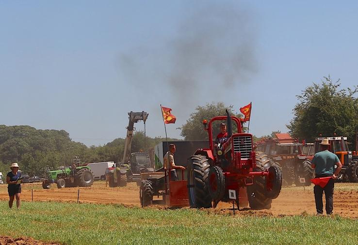 Le tracteur force.